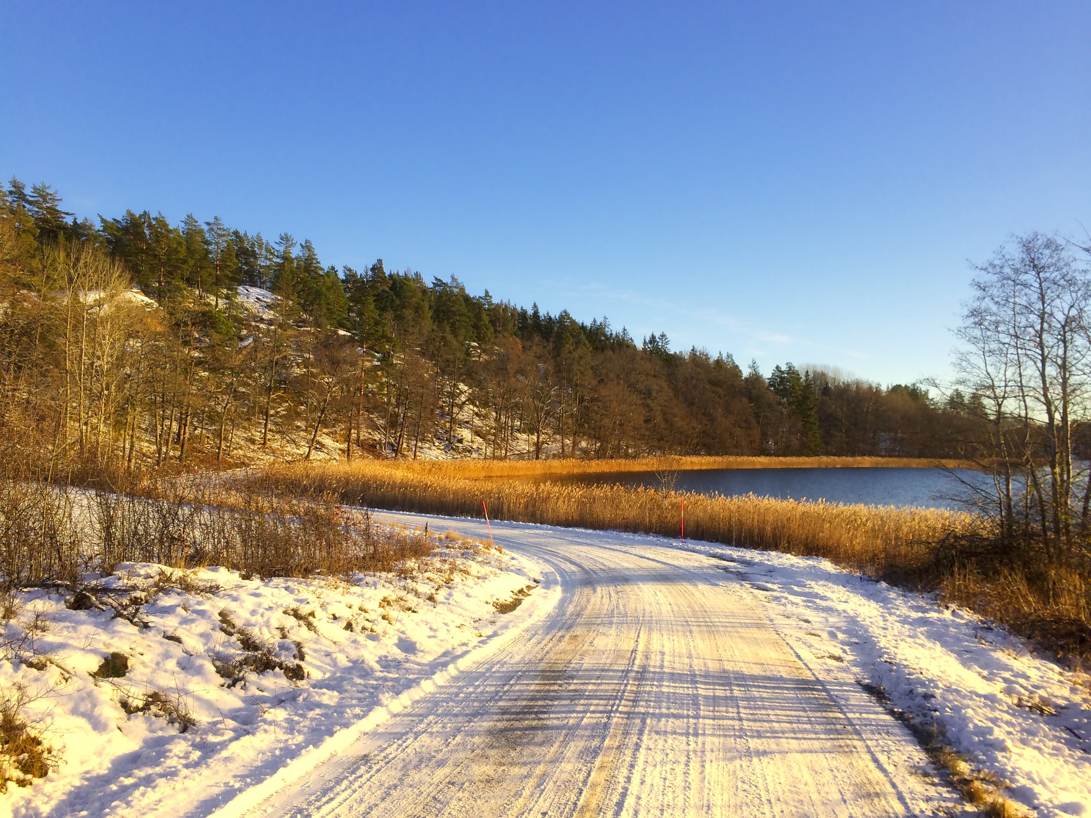 Vinterväg vid Slingsöviken december 2016 - Västervik.Nu